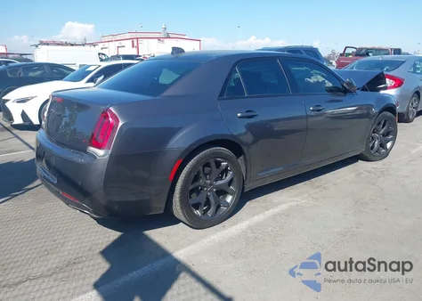 2023 Chrysler 300 300S из США, поврежденный, VIN 2C3CCABG3PH624521